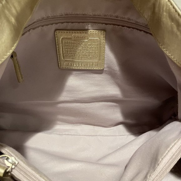 Coach F18751 Soho East West Ivory & Gold  Shoulder Hand Bag Purse Buckle Charm - Picture 15 of 16